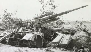 Ww2 Photo German 88 Mm Anti Tank Gun Abandoned Destroyed Gi Snap Shot
