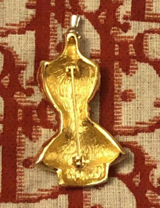 VINTAGE COUTURE CHRISTIAN DIOR GOLD PLATE BROOCH DIOR Look Signed 2”L X 1”W 6