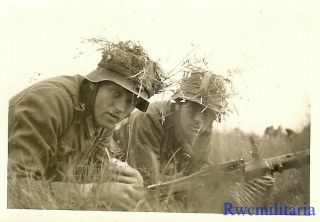 Tough Looking Wehrmacht M.  G.  34 Machine Gun Team W/ Foliage On Stahlhelms