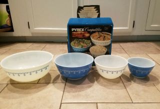 w/ Box Pyrex Compatibles Vintage 4 pc Blue Snowflake Garland Mixing Bowl Set 2
