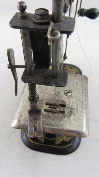 RARE MULLER ANTIQUE CHILD ' S TOY MINIATURE SEWING MACHINE GERMANY 1890S 2