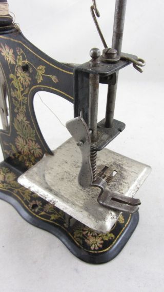 RARE MULLER ANTIQUE CHILD ' S TOY MINIATURE SEWING MACHINE GERMANY 1890S 3