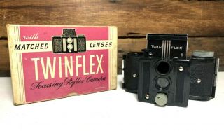Univex Twinflex Tlr Vintage Universal Bakelite 1939.  No.  00 Film Camera