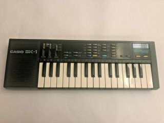 Casio Sk - 1 Vintage 32 Key Sampling Keyboard Electronic Synthesizer 1985