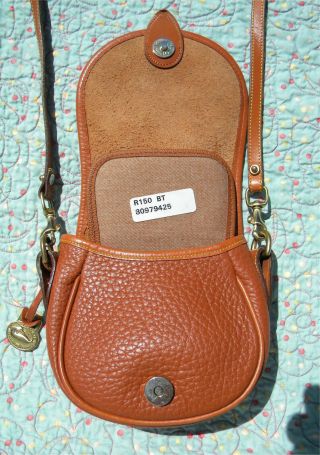 Vintage Dooney and Bourke Big Duck Shoulder Bag Solid British Tan U.  S.  A. 6