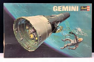 Revell 1/24 Gemini Space Capsule Model Kit Vintage 1965