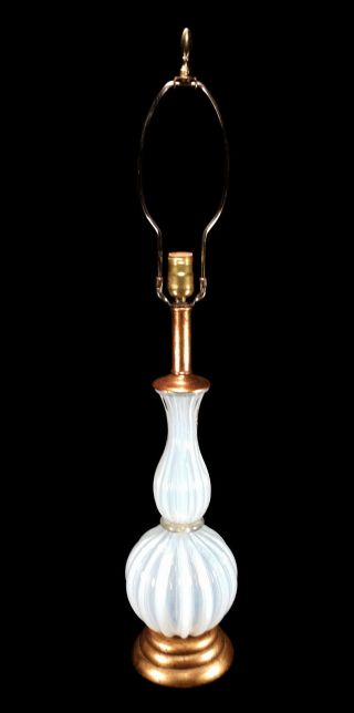 VINTAGE RIBBED WHITE OPALESCENT ITALIAN MURANO ART GLASS TABLE LAMP SEGUSO ITALY 2