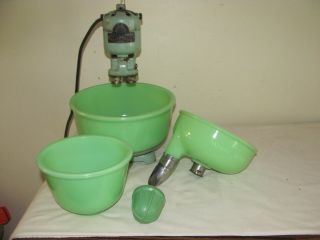 Vintage Magic Maid Fitzgerald Mixer Model B - 2 Jadite Bowls & 1 Juicer