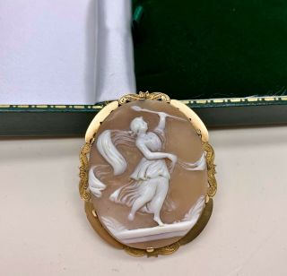 Antique 9ct Gold Shell Cameo Brooch/pin (boxed)