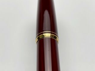Vintage Montblanc 221P Classic Fountain Pen in Bordeaux Color 4