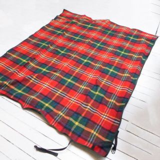 Vintage PENDLETON Camping Foldable Roll Up Out Red & Green Plaid Blanket 68 