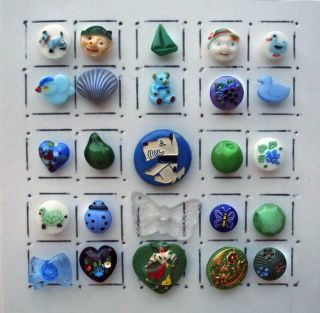 25 Vintage Glass Realistic & Picture Buttons