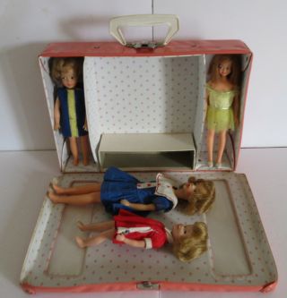 1964 Rare Montgomery Ward exclusive Doll Case plus Dolls clothing Ideal Wow 2