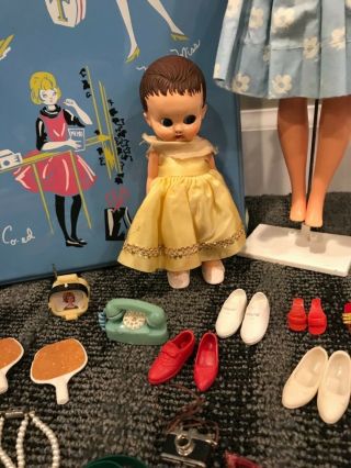 Vintage 1962 Ideal Tammy Doll By Ideal Toy Corp BS - 12 with case & accessories 7