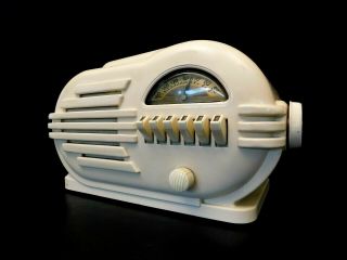 Vintage 40s Antique Near Streamlined Old Belmont Art Deco Bakelite Radio