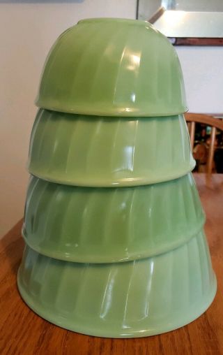 Fire King Set Of 4 Green Swirl Nesting Mixing Bowls Vtg Antique Jadeite Euc