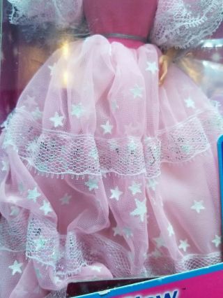 Rare Hispanic Dream Glow Barbie Vintage 1647 Mattel Starry Gown Glows NRFB 4