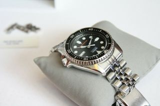 Seiko SKX013K2 Automatic Dive Watch with Stainless Steel Bracelet 2