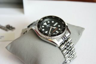 Seiko SKX013K2 Automatic Dive Watch with Stainless Steel Bracelet 9