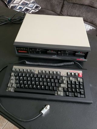 Vintage Franklin Ace 2200 Personal Computer W/keyboard Boots Up V5.  0 Apple