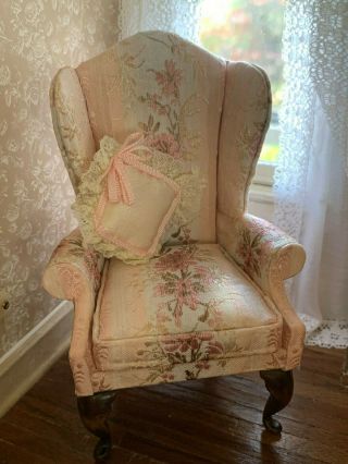 1986 Nellie Bell Miniature Dollhouse Artisan Pink Silk Damask Wing Chair Signed