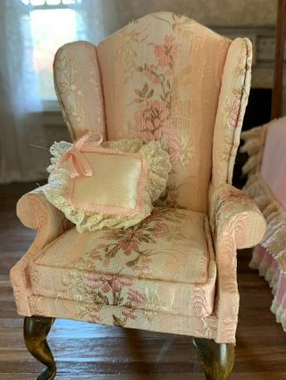 1986 Nellie Bell Miniature dollhouse Artisan Pink Silk Damask Wing Chair SIGNED 4