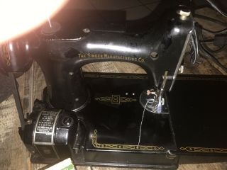 Vintage Singer Featherweight 221 Sewing Machine with Case & Attachments 2