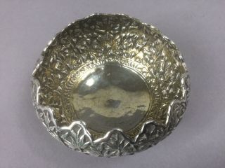 Early 20th century solid silver Indian bowl decorated with birds 7