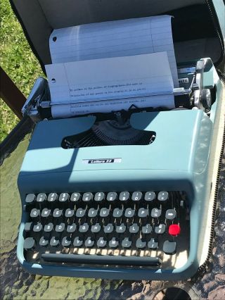 Vintage Blue OLIVETTI Ivera LETTERA 22 Typewriter Made In Italy with Travel Case 3