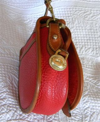 Vintage Dooney and Bourke Big Duck Shoulder Bag Red and Tan U.  S.  A. 3