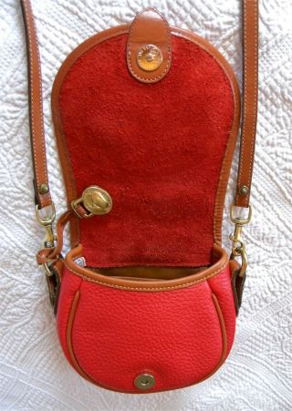 Vintage Dooney and Bourke Big Duck Shoulder Bag Red and Tan U.  S.  A. 5