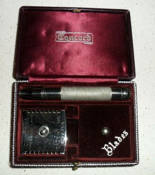 Vintage Concord " Giant " Safety Razor In Display Case,