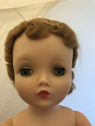 Madame Alexander Vintage Cissy Doll 8