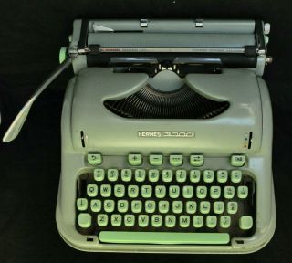 VTG Hermes 3000 Green Portable Typewriter - Needs Cleaning 8