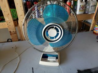 Vintage Tatung 3 - Speed 12” Oscillating Desk Fan Blue Blades Model Lc - 16