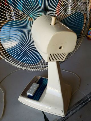 Vintage Tatung 3 - Speed 12” Oscillating Desk Fan Blue Blades Model LC - 16 2