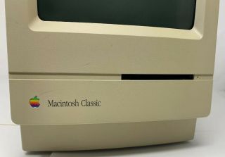 Vintage APPLE Macintosh CLASSIC M0420 All - in - One MAC Computer (1991) POWERS ON 4