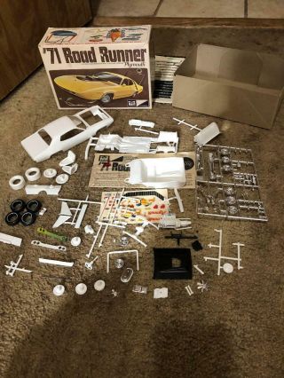 Mpc 71 Road Runner Mostly Unbuilt Issue