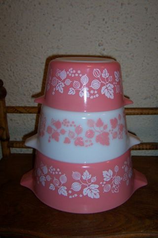 Set Of 3 Vintage Pyrex Pink Gooseberry Casserole Bowls With Lids
