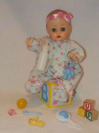 8 " Vintage Vogue Ginnette Baby Doll W/tagged Outfit & Toys