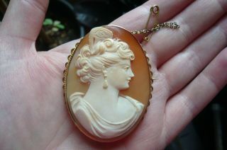 Vintage Carved Shell Cameo And 9 Carat Gold Brooch 16.  80 Grams
