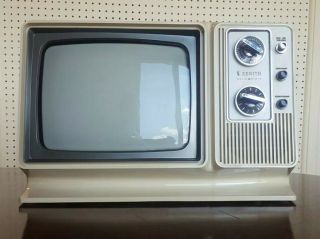 Vintage Zenith Solid State Tv Television J091l Antenna Black White Pedestal 1977