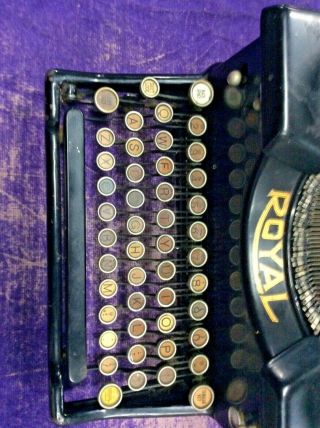 Antique/Vintage Royal Typewriter Model 10 1920’s Beveled Glass 2
