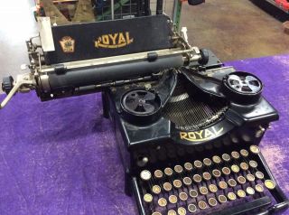 Antique/Vintage Royal Typewriter Model 10 1920’s Beveled Glass 7