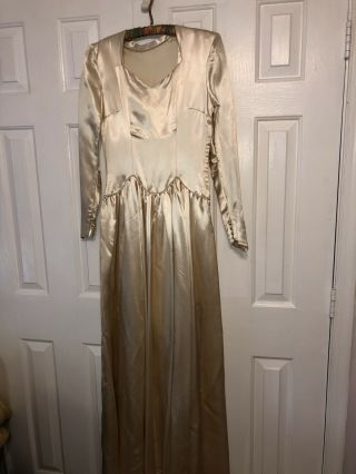 Size 2 Vintage 1940 Satin Ivory Wedding Gown Puff Sleeves Train 2