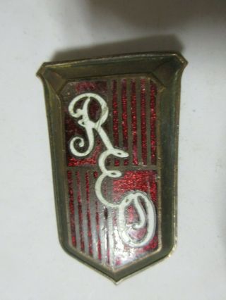 Vintage Reo Auto Car Radiator Enamel Grill Badge Emblem