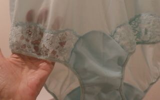 (RARE) - - VINTAGE VANITY FAIR LACY DOUBLE NYLON CROTCH PANTIES - - SIZE - 6 6