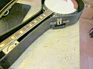 vintage Lark 5 string banjo with case 2