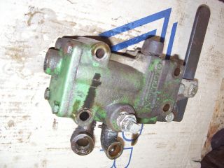 VINTAGE OLIVER 55 GAS TRACTOR - VICKERS HYDRAULIC REMOTE VALVE - 1955 2