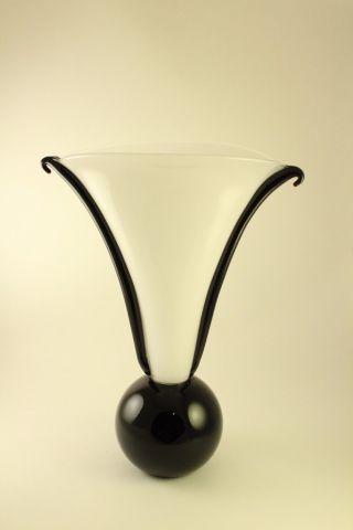 Vtg Studio Art Glass Black & White Translucent Horn Fan Shape Vase Cs2001 Signed